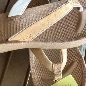 Sanuk Tan Sandals Comfortable Casual Footwear